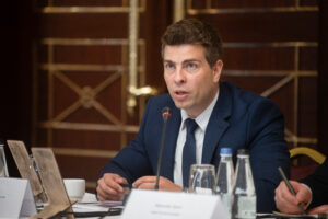 .Організація міжсекторального круглого столу з питань державно-приватного партнерства у логістиці